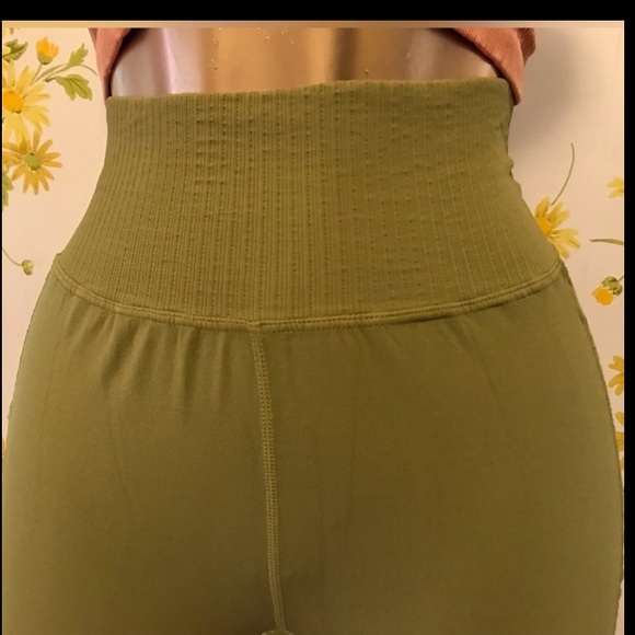 NWOT free people Good Karma Flare Leggings In Military Green Size XS/S MSRP$98 - Picture 5 of 11